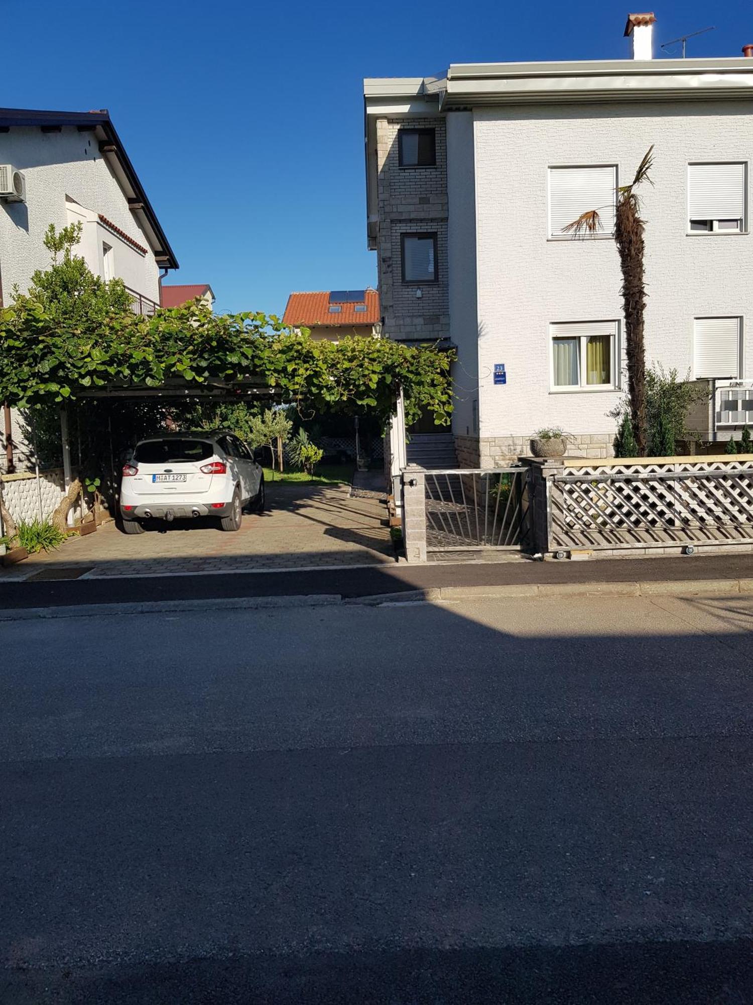 Apartment Hama Komunela Mit Garten Und Stellplatz *